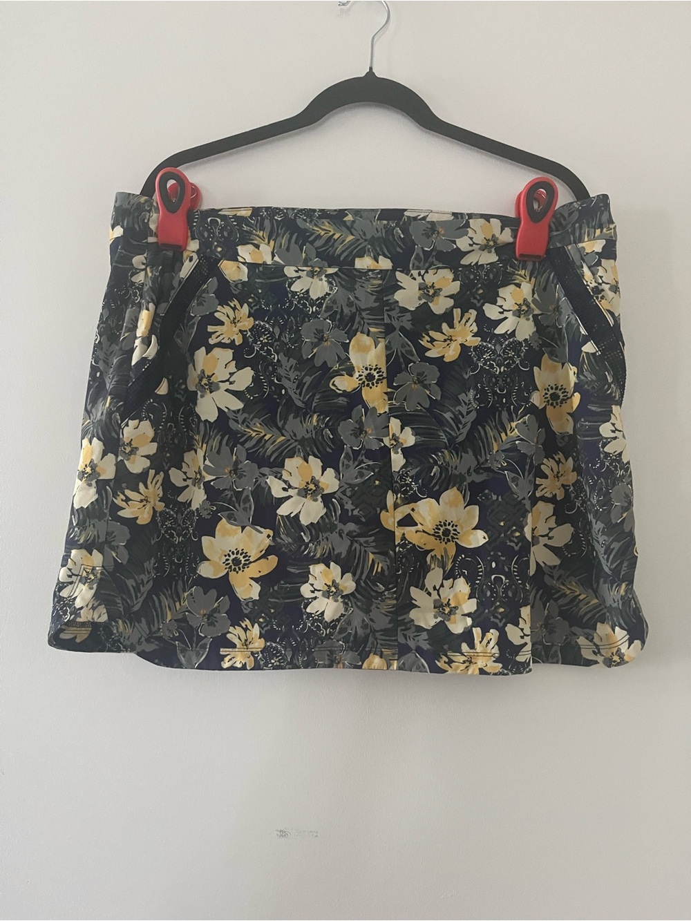 Dressbarn Blue Yellow Floral Print Mini Skort Large Athletic Skirt Gym Outdoors